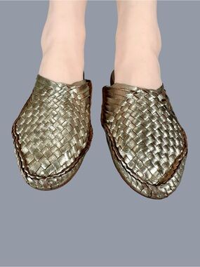 Beek Parrot Woven Leather Slides